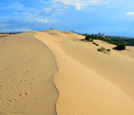 Đồi cát Mũi Né – Thắng cảnh độc đáo của Phan Thiết