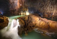 8 hang động bạn nhất định phải tới 1 lần tại Quảng Bình